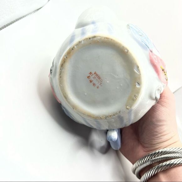 Seashell Ceramic Teapot Pastel Colors and Gold Accents - Picture 11 of 12